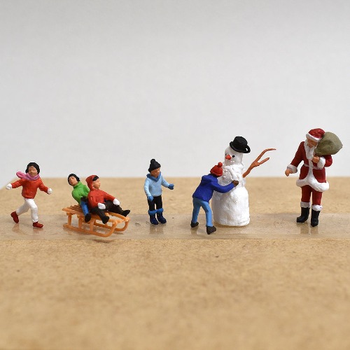 산타클로스,눈사람,아이들 1:87 (도색:어린이5,산타1,눈사람1)